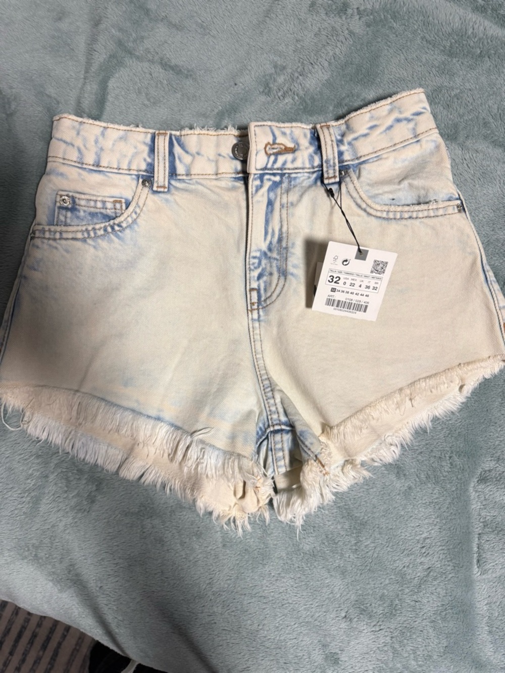 NWT Zara Light Blue Acid-Wash Denim Shorts